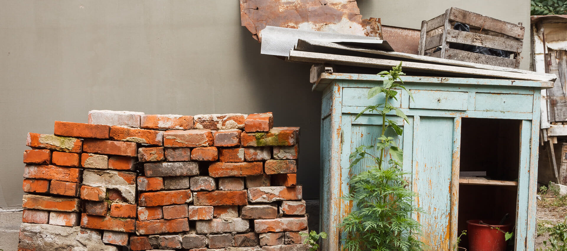 5 Ways To Overhaul Your Backyard For The Summer Months