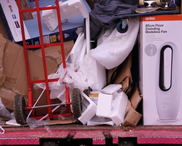 Why Arrange Professional Rubbish Removal at the End of a Lease?